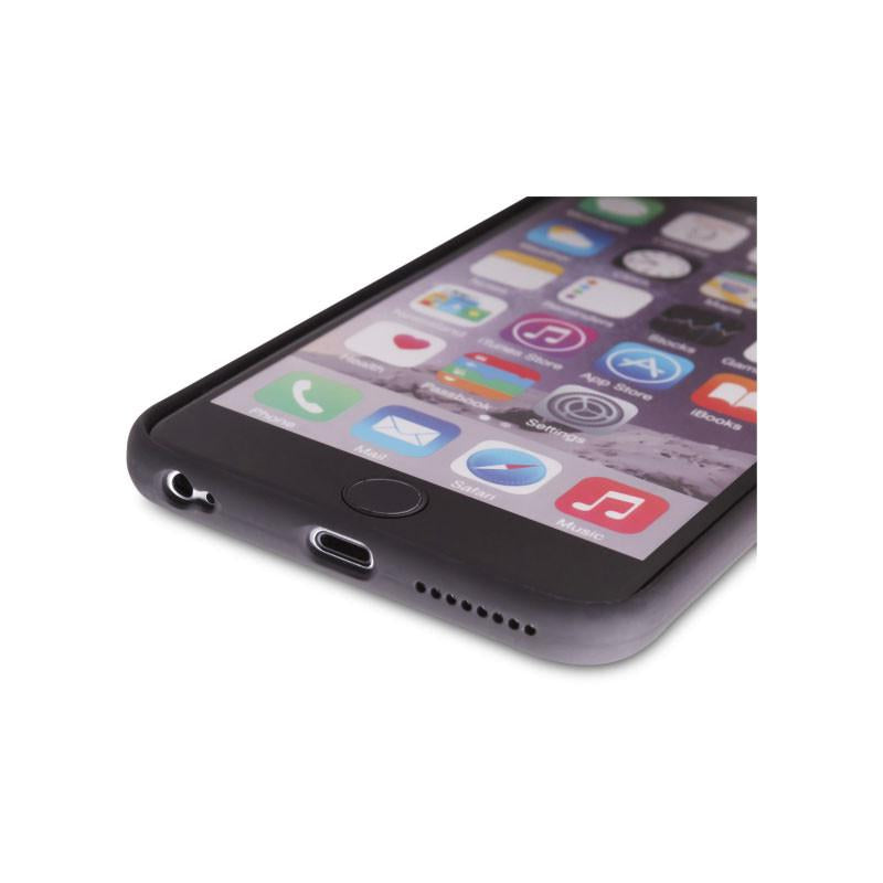 En tændt iPhone i et sort cover